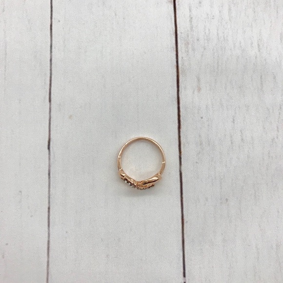 🌹Rose Gold Infinity Ring 🌹 - Picture 5 of 5